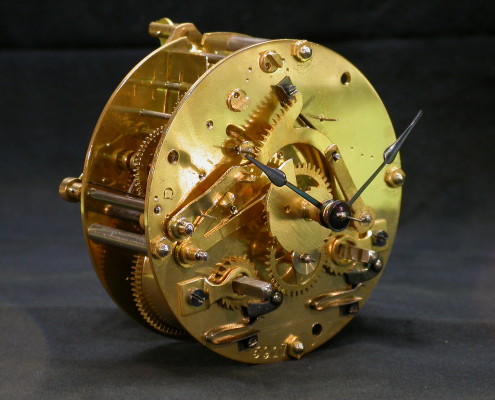 Beispiel 66 antikes Uhrwerk nach der Wartung, Instandsetzung, Reparatur und Generalüberholung