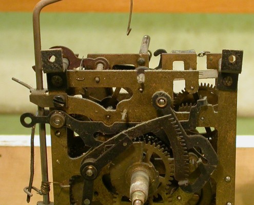 Beispiel 8 Uhrwerk mit Kuckuck 1950 vor der Restauration